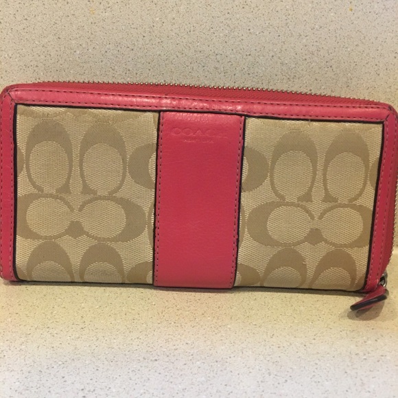 Coach Wallet - Picture 1 of 4